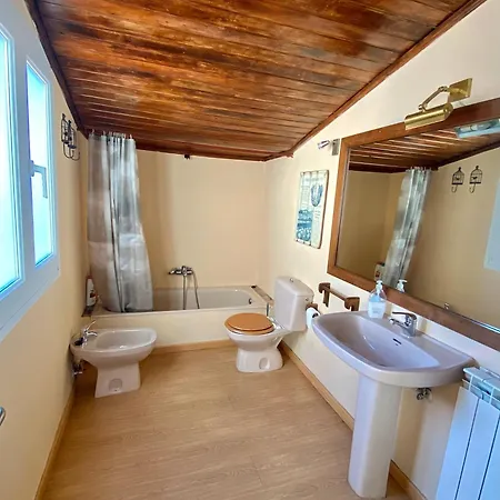 Albores Grande Holiday home Nigran